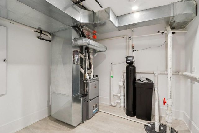 1600 Evergreen LANE, Lake Geneva, WI 53147