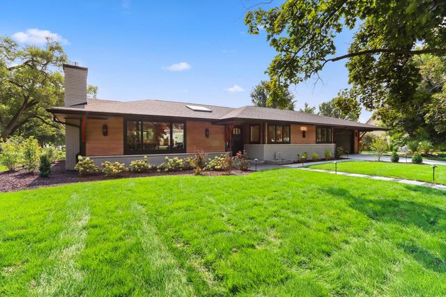 1600 Evergreen LANE, Lake Geneva, WI 53147