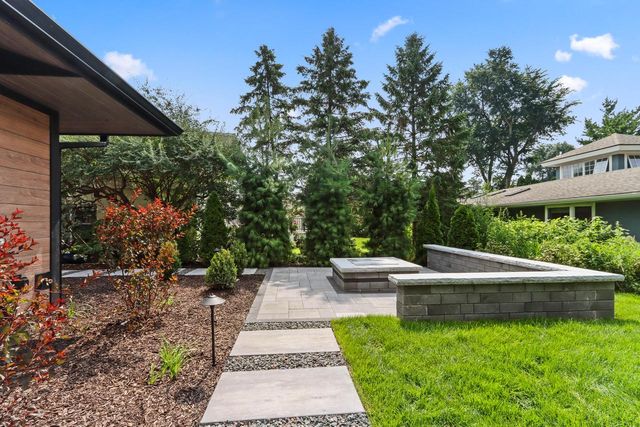 1600 Evergreen LANE, Lake Geneva, WI 53147