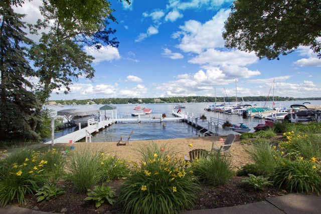 1600 Evergreen LANE, Lake Geneva, WI 53147