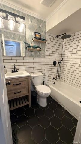 2726 Bremerton Road, Brentwood, MO 63144