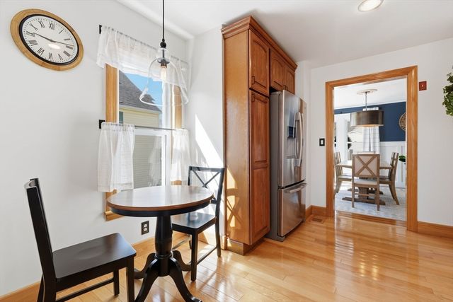 16 Orchard Ave, Wakefield, MA 01880