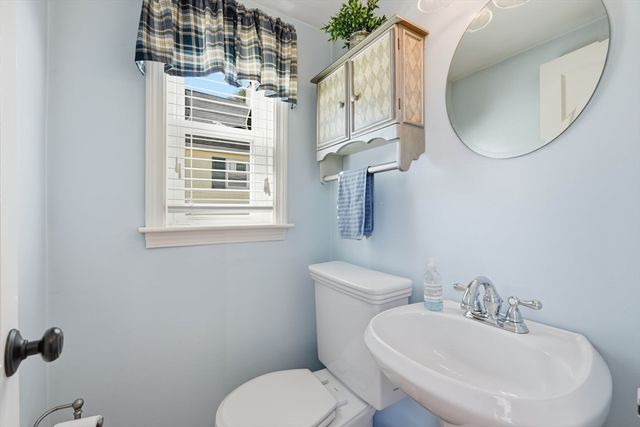 16 Orchard Ave, Wakefield, MA 01880