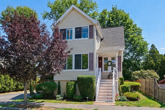 16 Orchard Ave, Wakefield, MA 01880
