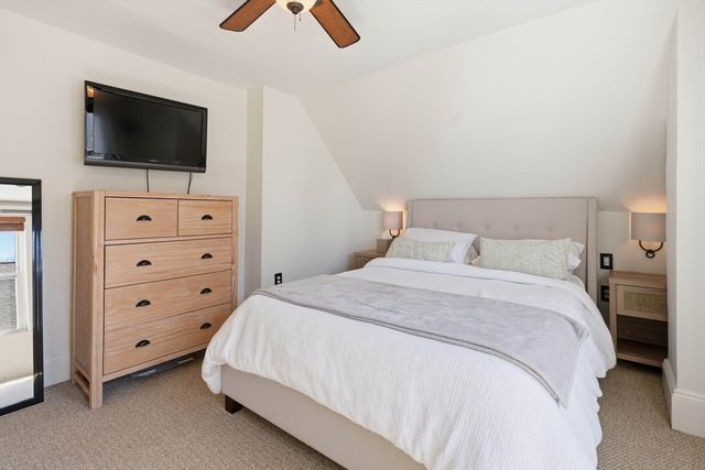 16 Orchard Ave, Wakefield, MA 01880