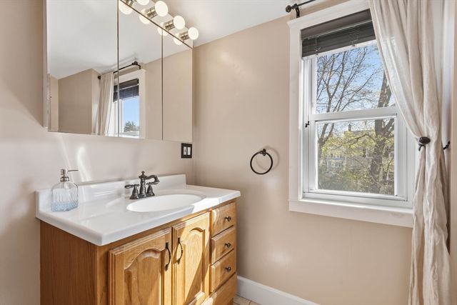 16 Orchard Ave, Wakefield, MA 01880