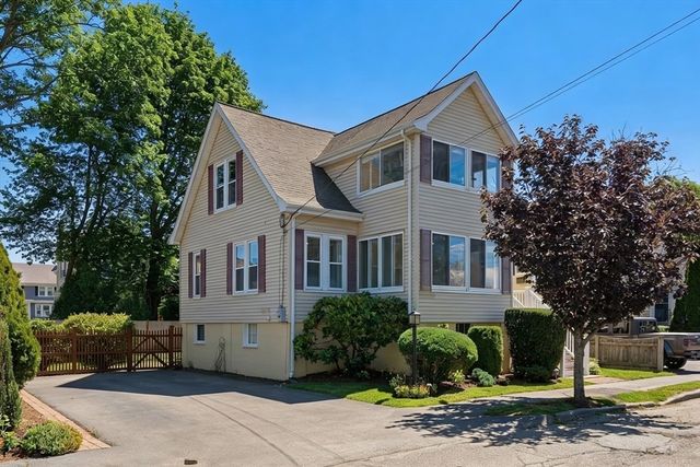 16 Orchard Ave, Wakefield, MA 01880