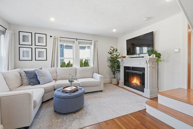 16 Orchard Ave, Wakefield, MA 01880