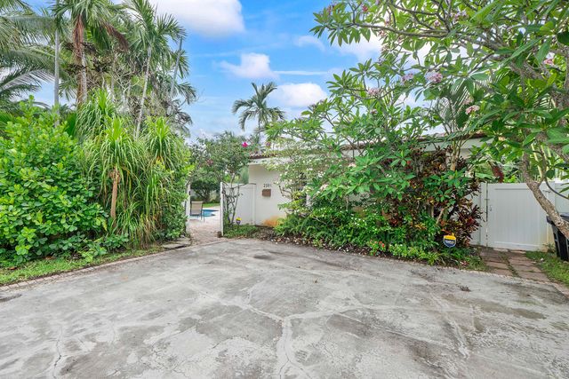 2501 NE 26th Terrace, Fort Lauderdale, FL 33305