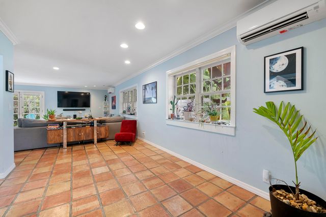 2501 NE 26th Terrace, Fort Lauderdale, FL 33305