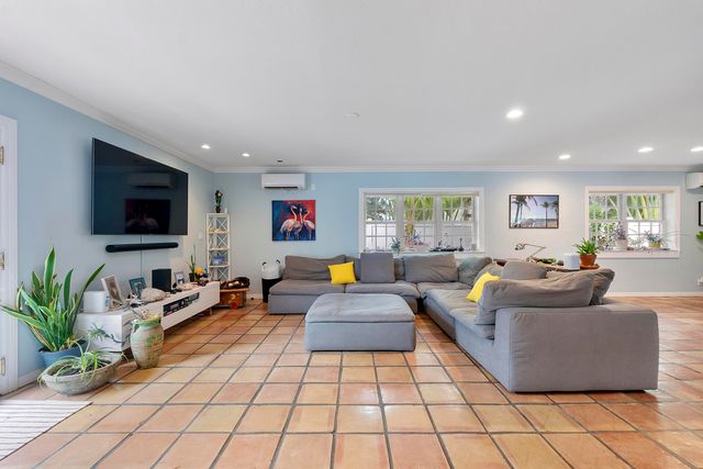 2501 NE 26th Terrace, Fort Lauderdale, FL 33305