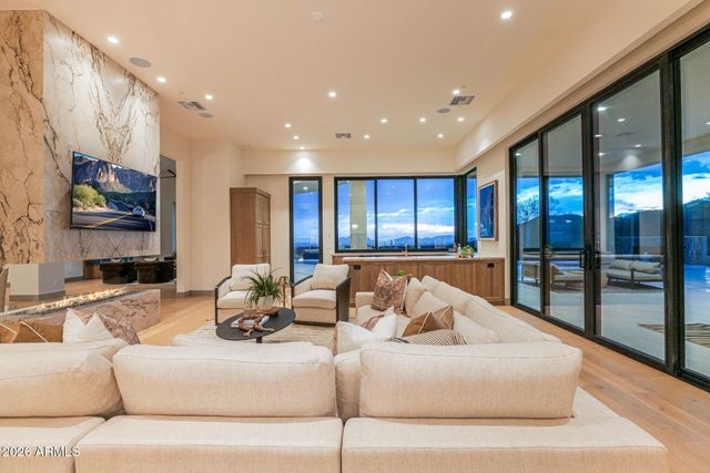 12926 E CORRINE Drive, Scottsdale, AZ 85259