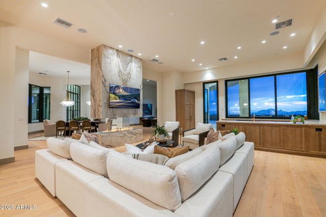 12926 E CORRINE Drive, Scottsdale, AZ 85259