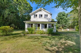 11 Sunset Avenue, East Lyme, CT 06357