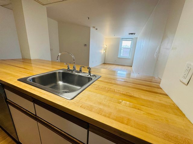 131 Main St Apt 407, Burlington, VT 05401