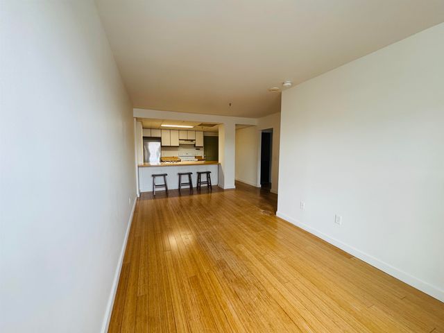 131 Main St Apt 407, Burlington, VT 05401