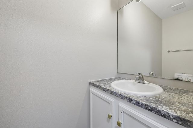 5928 NW 50th Street, Johnston, IA 50131