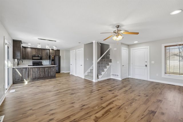 5928 NW 50th Street, Johnston, IA 50131