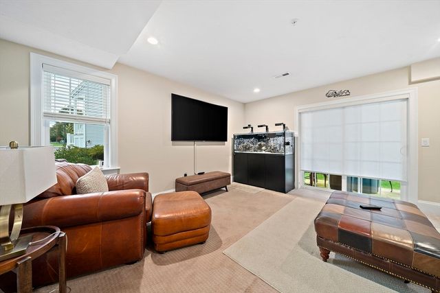 6 Audubon Way, Canton, MA 02021