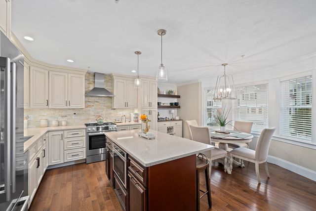6 Audubon Way, Canton, MA 02021