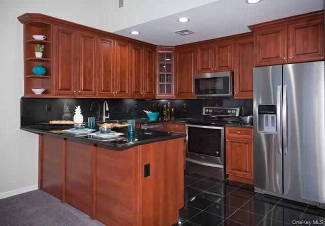 5000 Townhouse Drive 4807, Coram, NY 11727