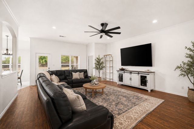 780 Countryside Drive, Aubrey, TX 76227