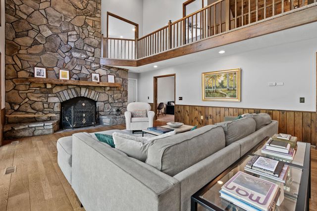 60 Innsbruck Boulevard, Hopewell Junction, NY 12533
