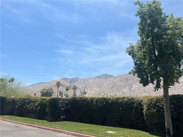470 S Calle Encilia B11, Palm Springs, CA 92262