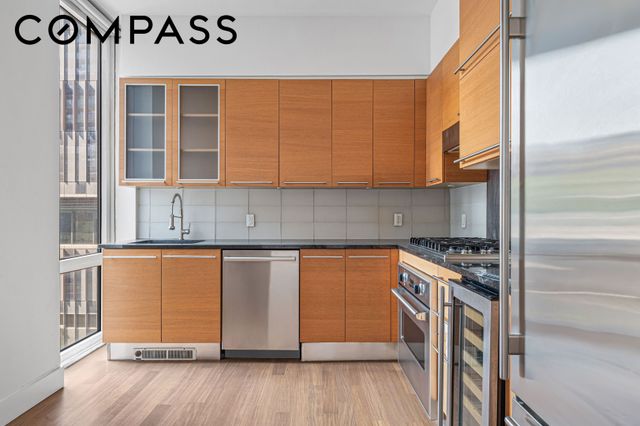 10 W End Ave Apt 8K, New York City, NY 10023