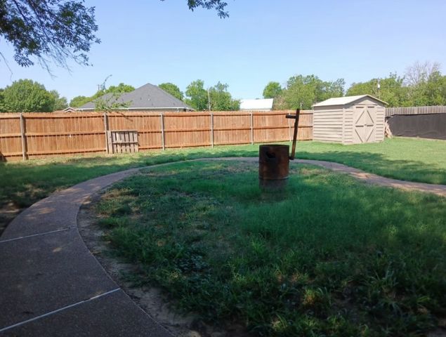 609 Windsor Drive, Everman, TX 76140