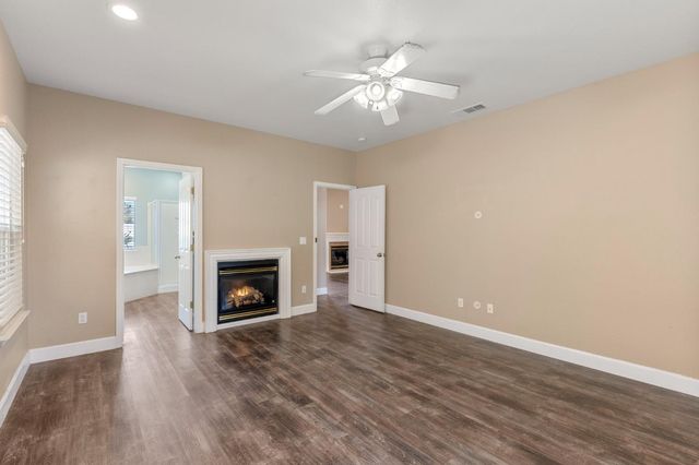 748 Valley View Dr, Oakdale, CA 95361