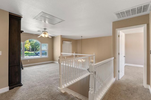 748 Valley View Dr, Oakdale, CA 95361