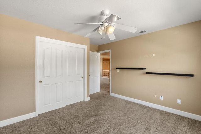 748 Valley View Dr, Oakdale, CA 95361