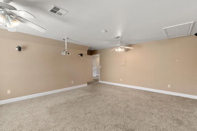 748 Valley View Dr, Oakdale, CA 95361