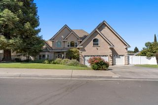 748 Valley View Dr, Oakdale, CA 95361