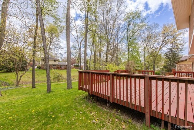 5118 Woodcreek Trail, Independence Charter Township, MI 48346