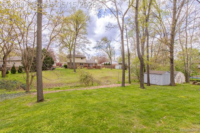 5118 Woodcreek Trail, Independence Charter Township, MI 48346