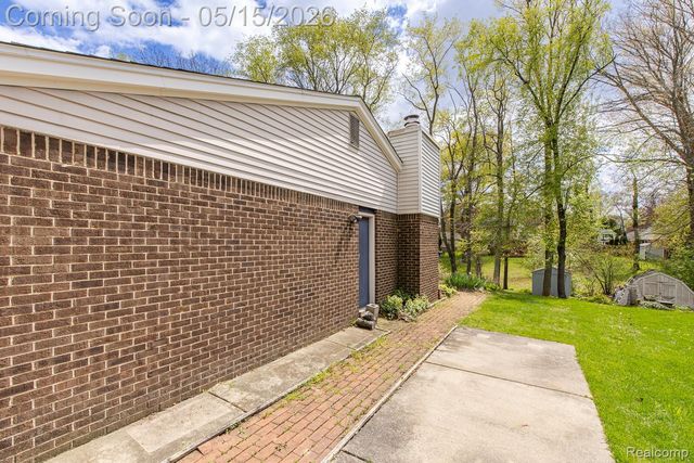 5118 Woodcreek Trail, Independence Charter Township, MI 48346