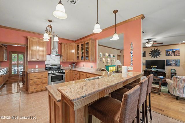 129 Lakewood Drive, Waveland, MS 39576