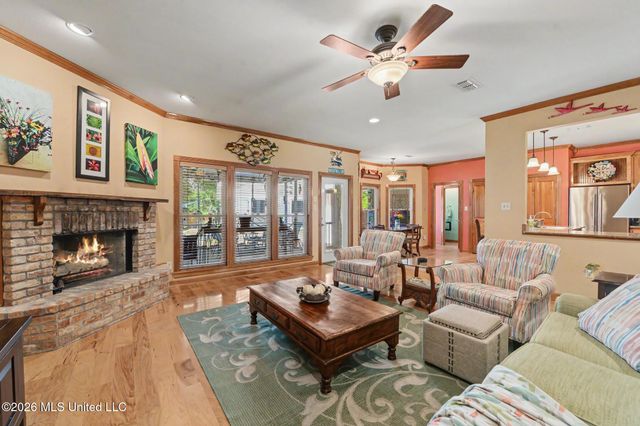 129 Lakewood Drive, Waveland, MS 39576