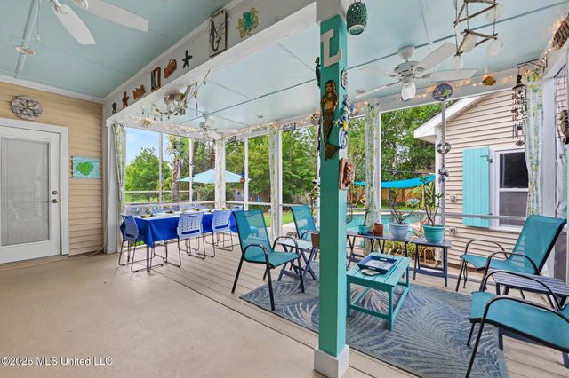 129 Lakewood Drive, Waveland, MS 39576