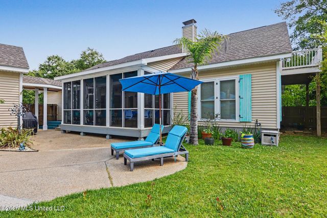 129 Lakewood Drive, Waveland, MS 39576