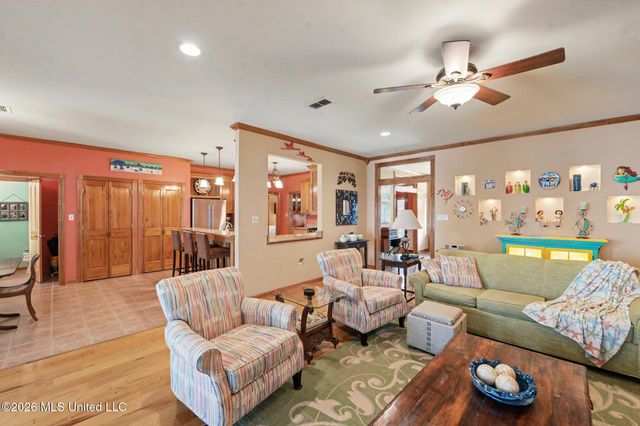 129 Lakewood Drive, Waveland, MS 39576