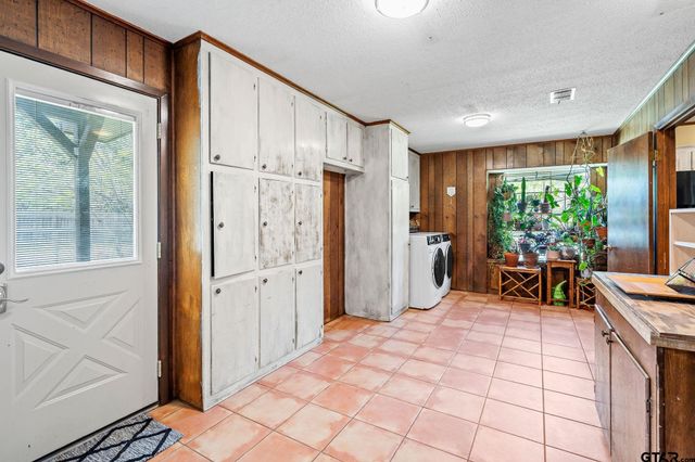 1006 Spring St, Longview, TX 75604