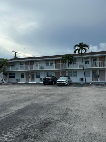 810 Lake Shore Drive 37, Lake Park, FL 33403