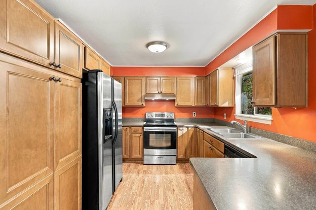 310 N Deep Creek Rd, Medical Lake, WA 99022