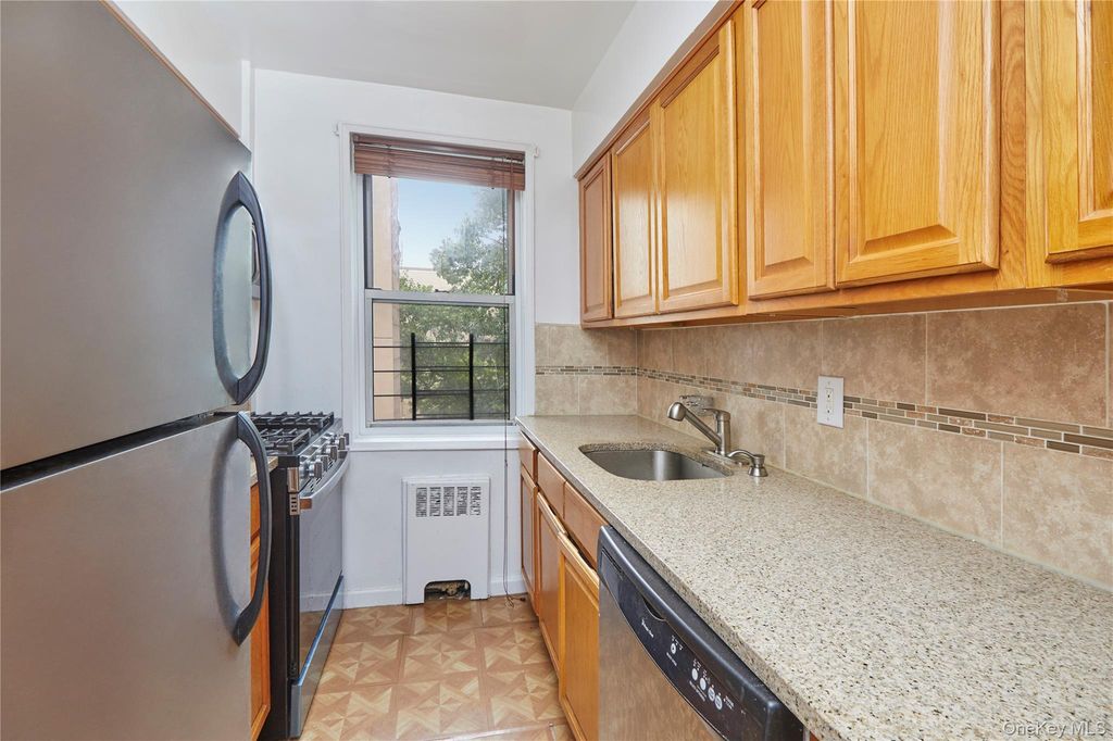 3720 Independence Avenue 5G, Bronx, NY 10463 — photo 3