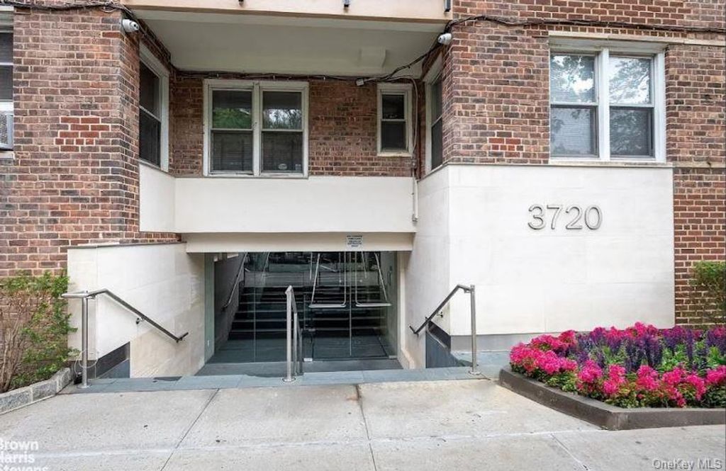 3720 Independence Avenue 5G, Bronx, NY 10463 — photo 5