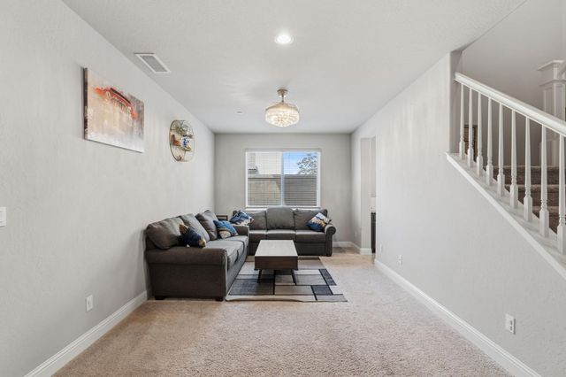 4292 N Vaughan Avenue, Fresno, CA 93723