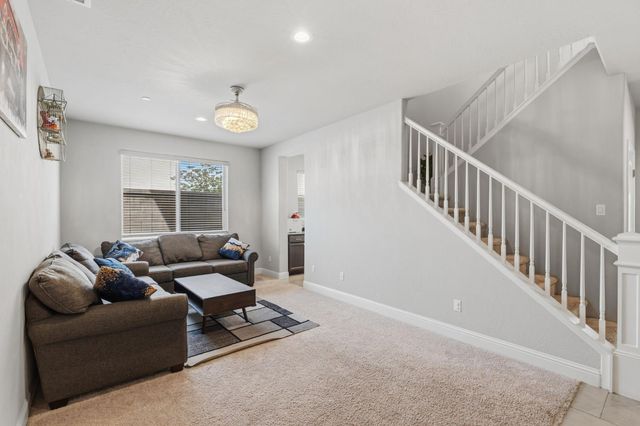 4292 N Vaughan Avenue, Fresno, CA 93723